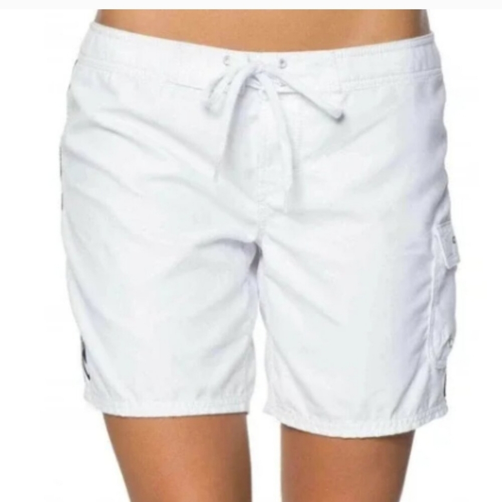 O'Neill Womens/Juniors size 7 Board Shorts. Color is White. 7"